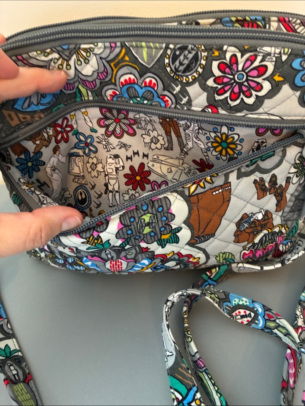 Vera bradley Disney Star wars crossbody - Picture 4 of 5